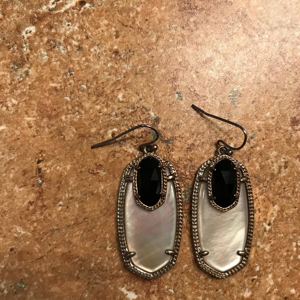****SOLD**** Kendra Scott earrings